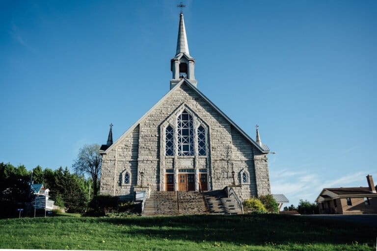 EWglise Notre-Dame des Bois- Cantons de l'Est.jpg