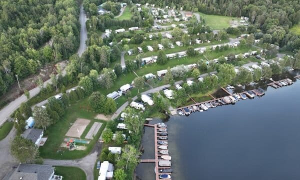Camping À La Clairière - Mont-Laurier - Laurentides