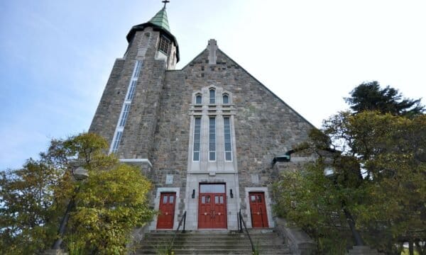 Eglise-Sainte-Amelie-Baie-Comeau-route-eglise-Cote-Nord-Manicouagan